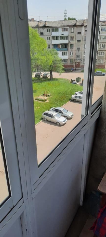 Сдам 2  комн. квартиру с 20 октября по ул. Инициативная 34а, в нормальном состоянии,  с мебелью и техникой: есть мебель кровати, стенка, шкаф, кресла печь холодильник, посуда, машинка автомат. Оплата помесячно.

 Рядом вся инфраструктура(РЭУ, поликлиника, детсады, школы, магазины)теплая, светлая,  м