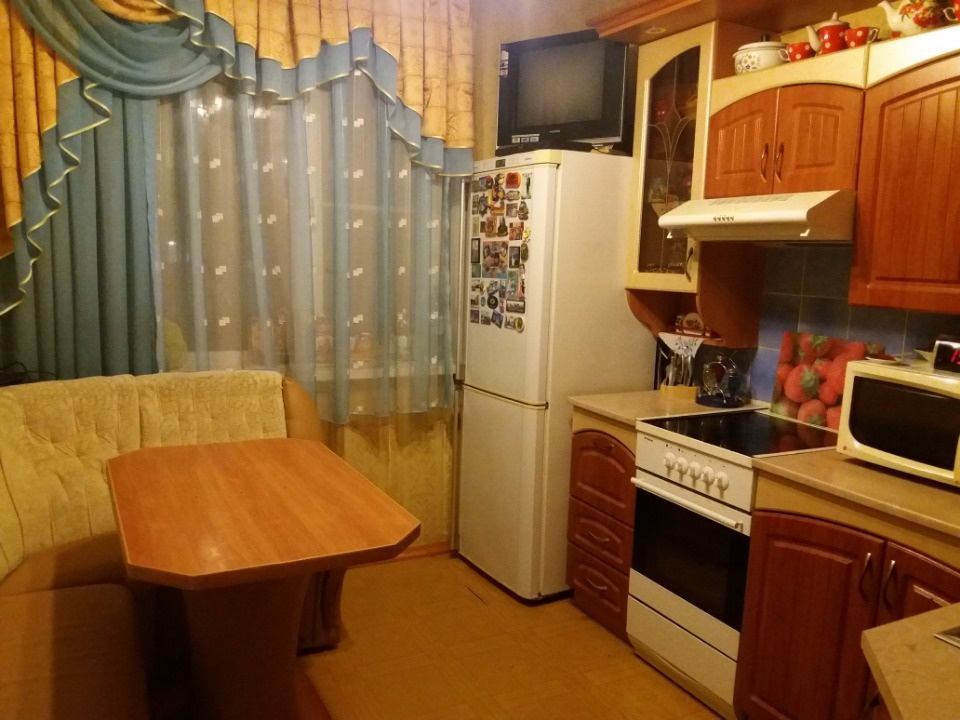 2 х комнатная в кемерово. Комсомольский 49 Кемерово. Хорошая квартира в Кемерово. Комсомольская 68 библиотечная снять квартиру 2 комнатную. 2комгатная кв в Кемерово фото